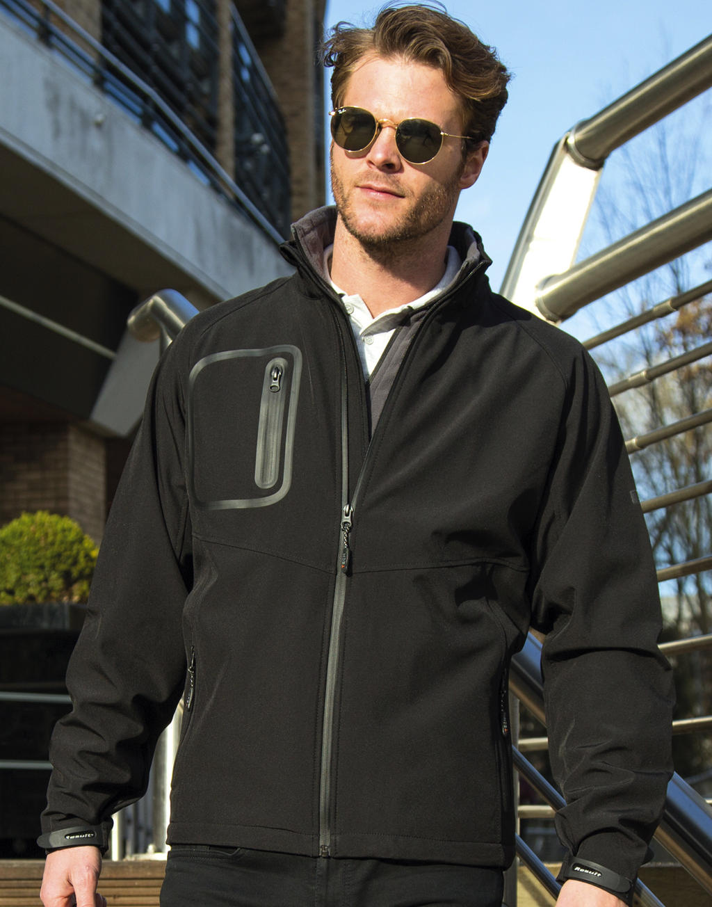  Performance Ultra Lite Softshell in Farbe Black