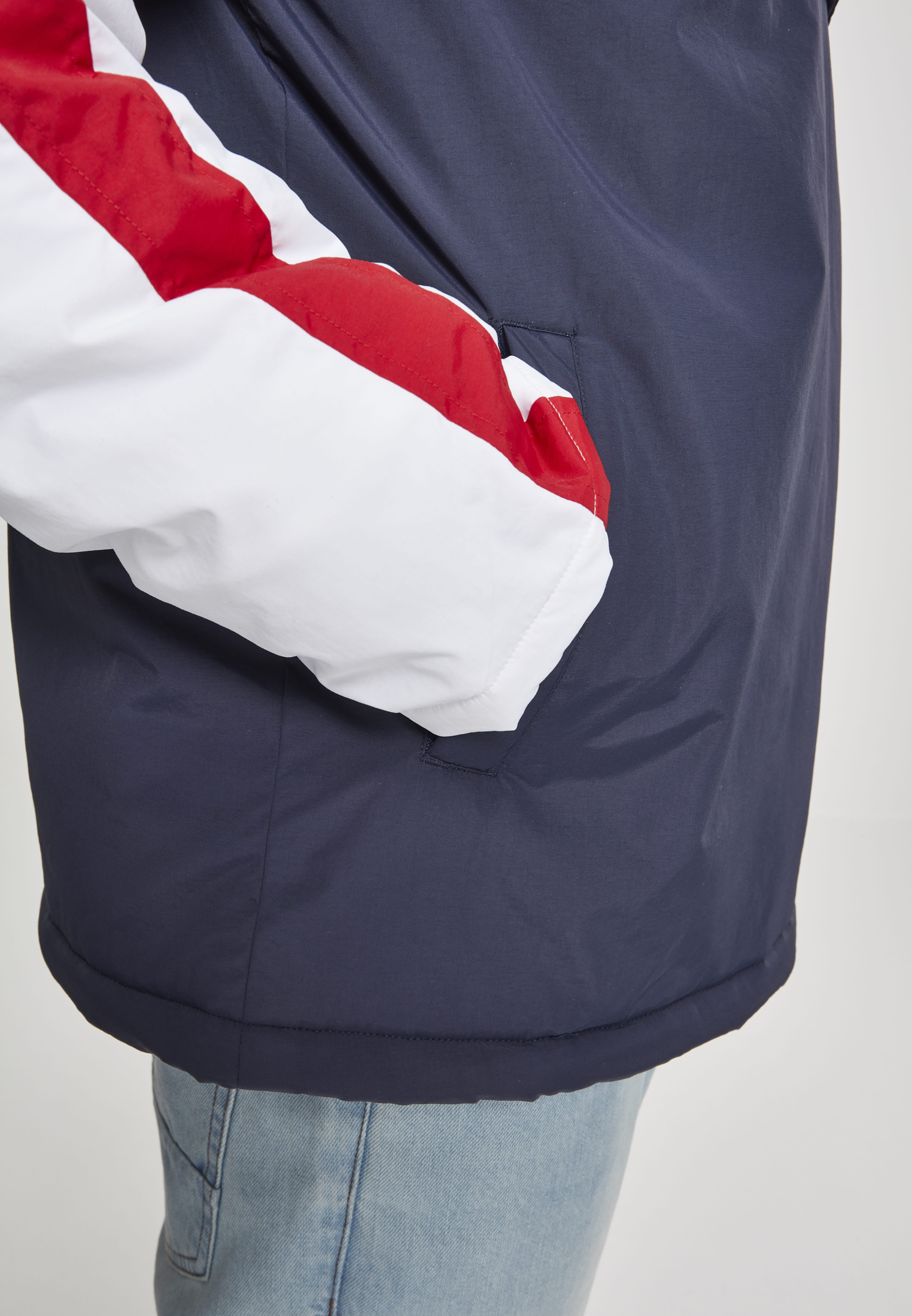 Winter Jacken 3-Tone Padded Pull Over Hooded Jacket in Farbe navy/white/fire red