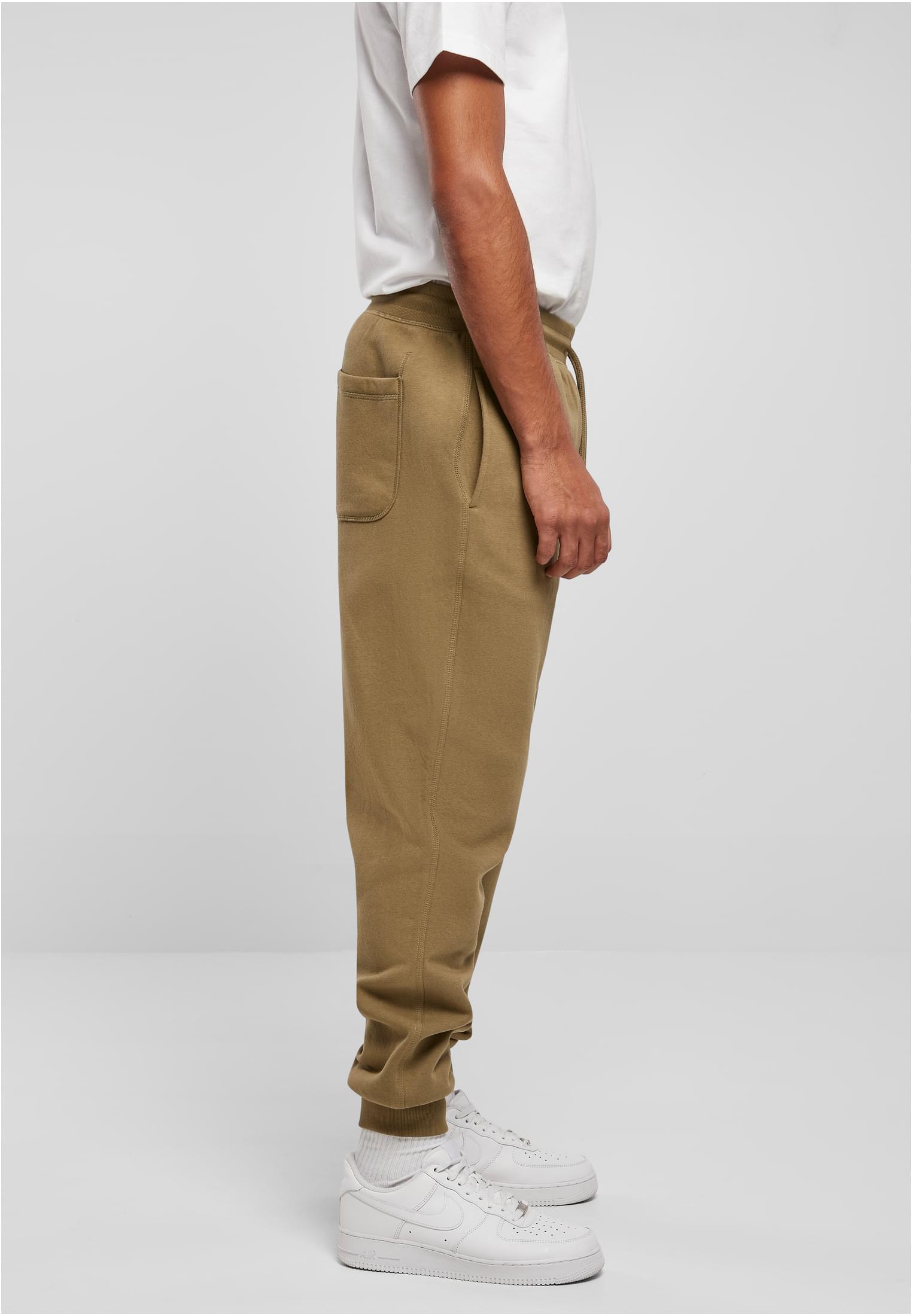 Herren Basic Sweatpants in Farbe tiniolive