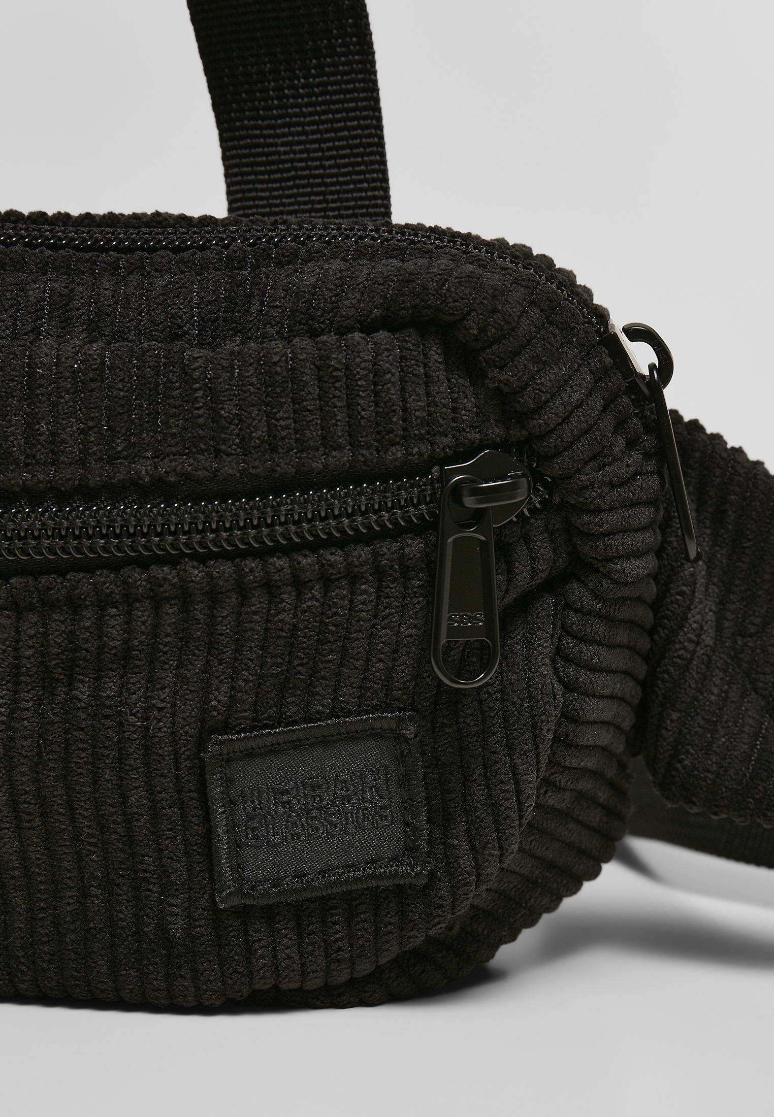Taschen Corduroy Hip Bag in Farbe black