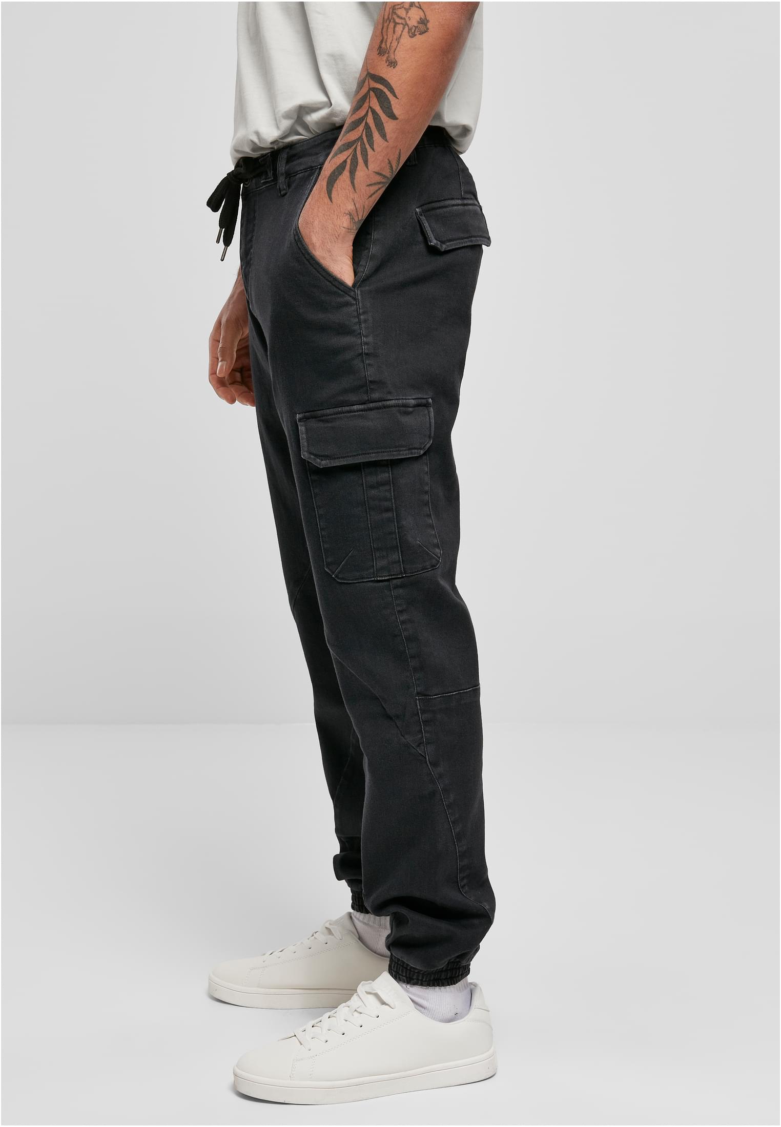 Cargo Hosen & Shorts Knitted Cargo Jogging Pants in Farbe black