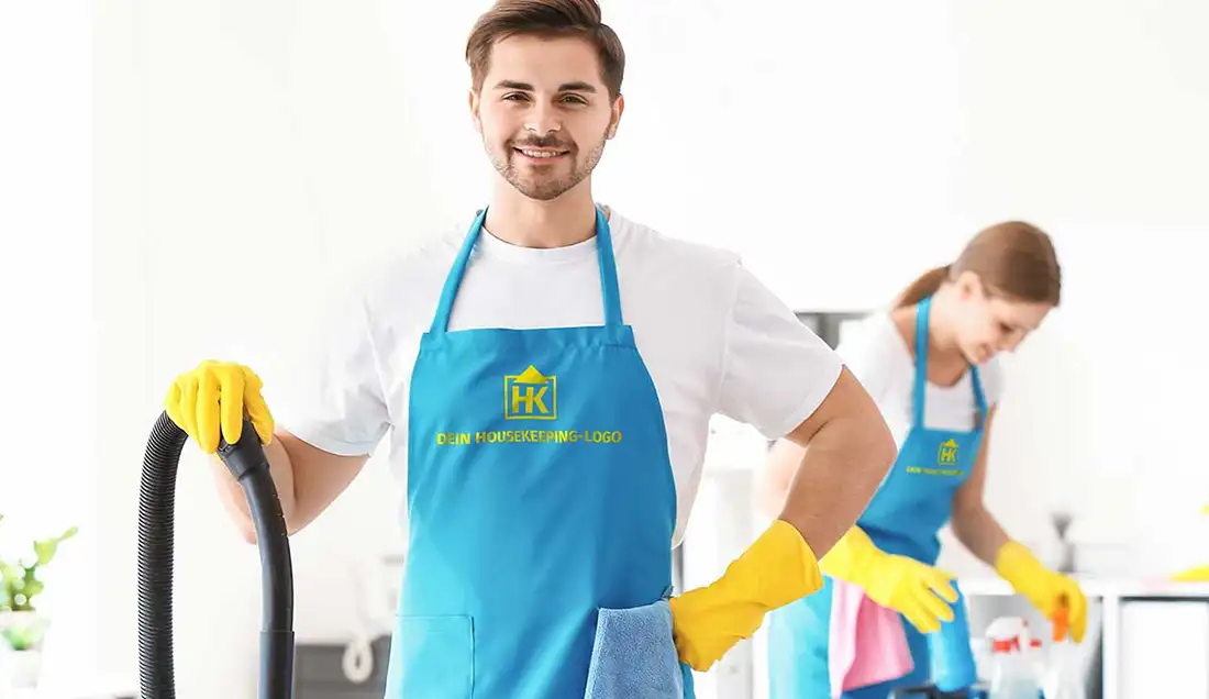 Berufsbekleidung für Housekeeping mit eigenem Logo