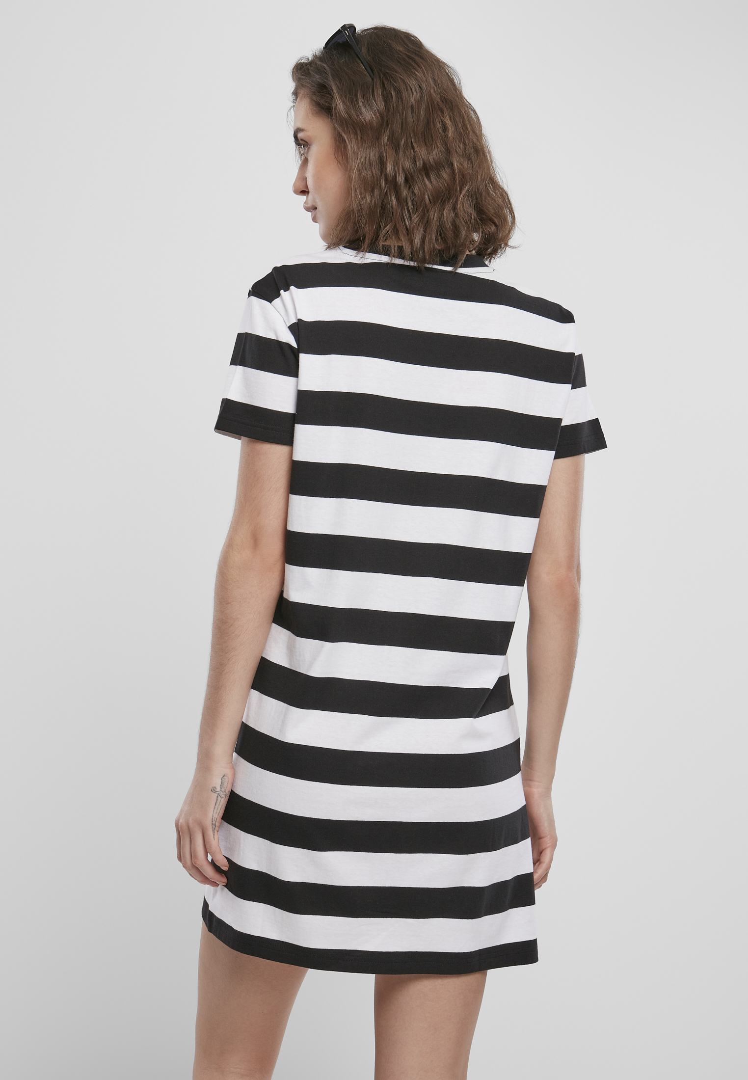Curvy Ladies Stripe Boxy Tee Dress in Farbe black/white