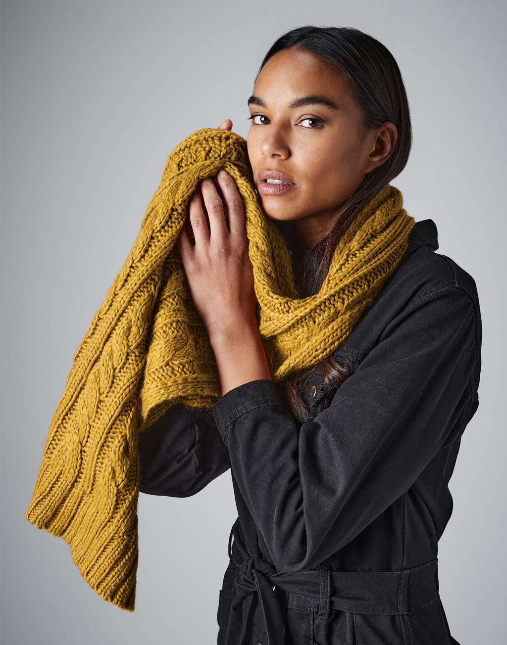  Cable Knit Melange Scarf in Farbe Black