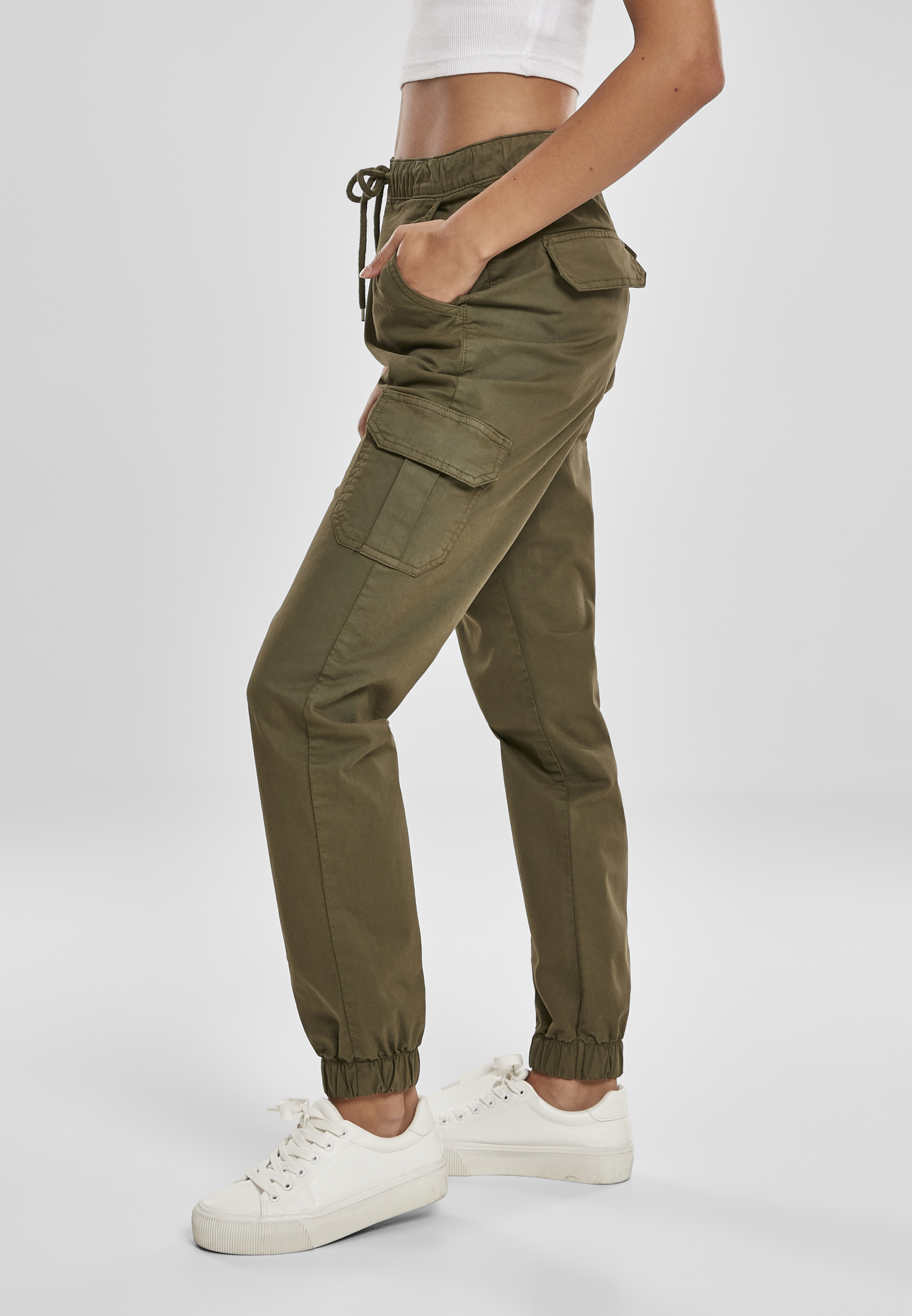 Curvy Ladies High Waist Cargo Jogging Pants in Farbe summerolive