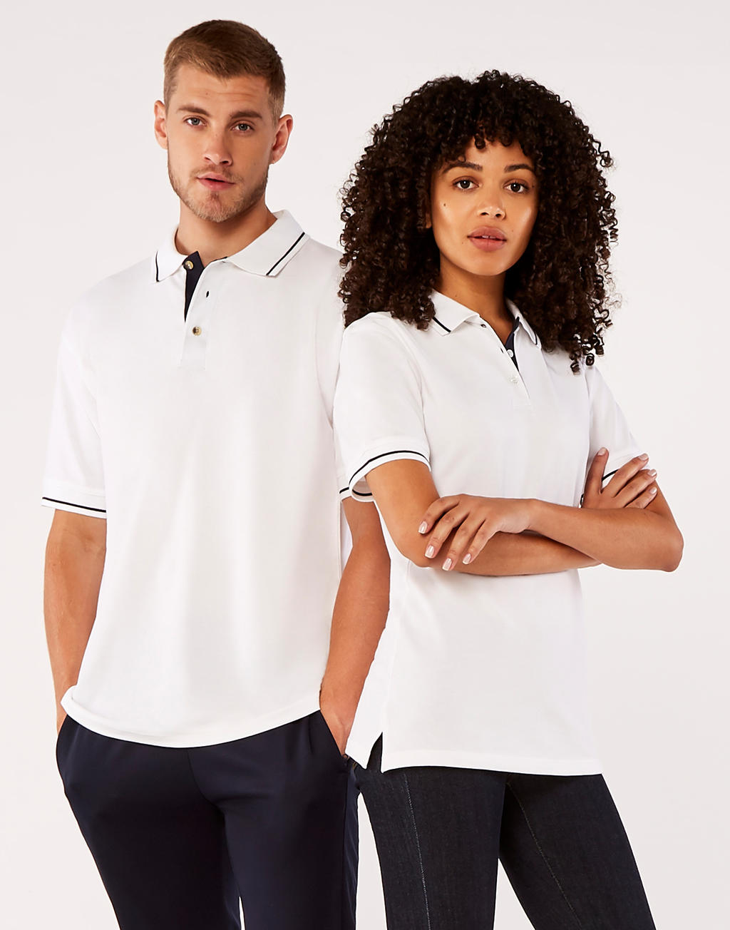  Mens Classic Fit St. Mellion Polo in Farbe White/Navy