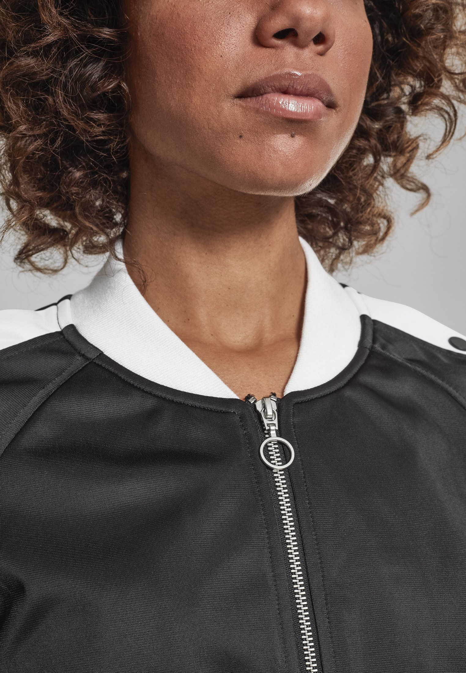 Light Jackets Ladies Button Up Track Jacket in Farbe blk/wht/blk