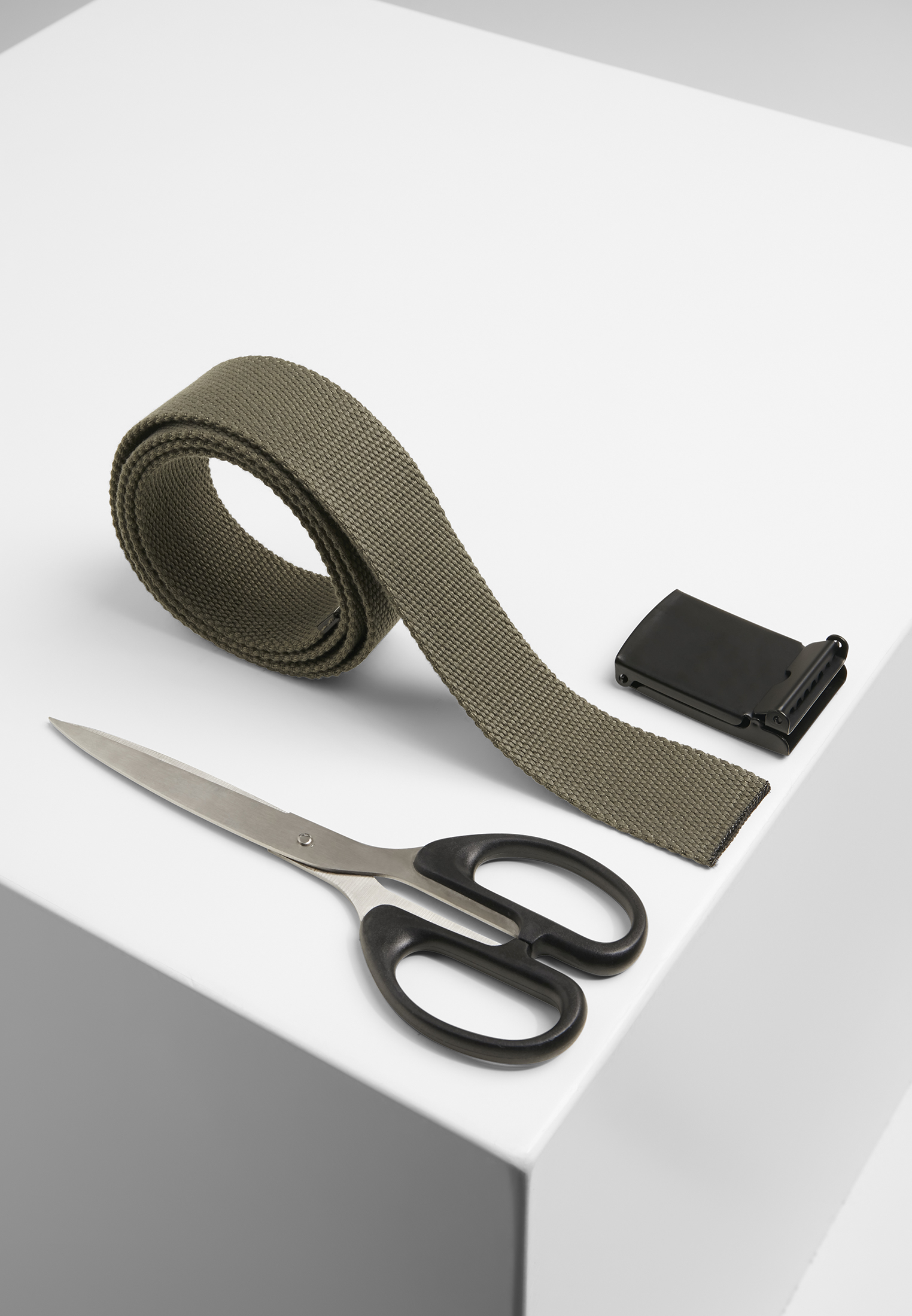 G?rtel Canvas Belts in Farbe olive/black