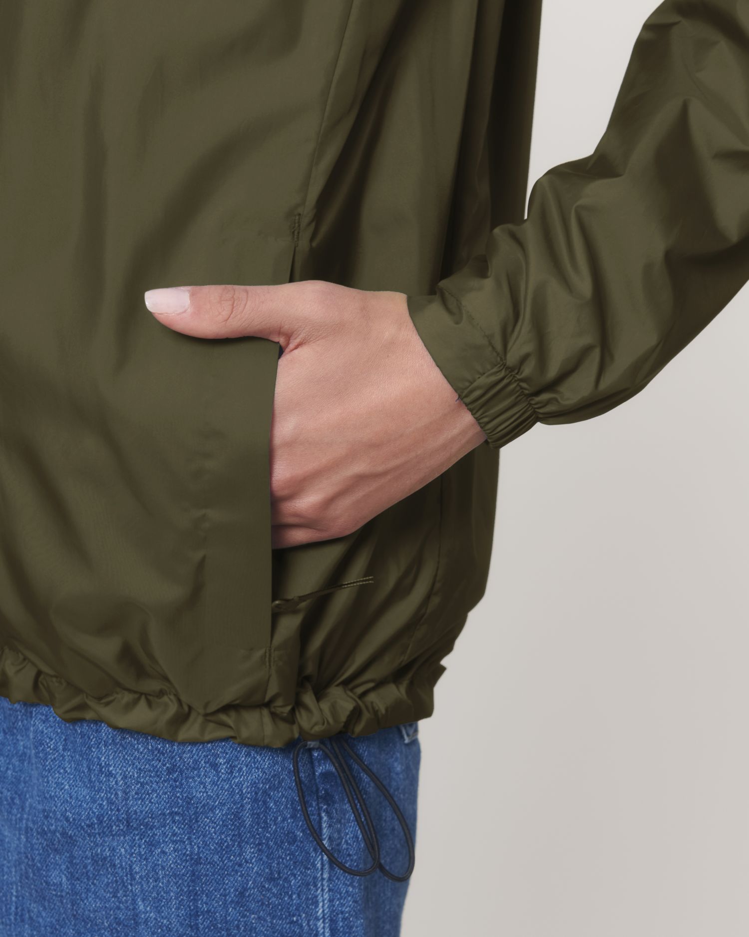 Non Padded Jacket Commuter in Farbe British Khaki