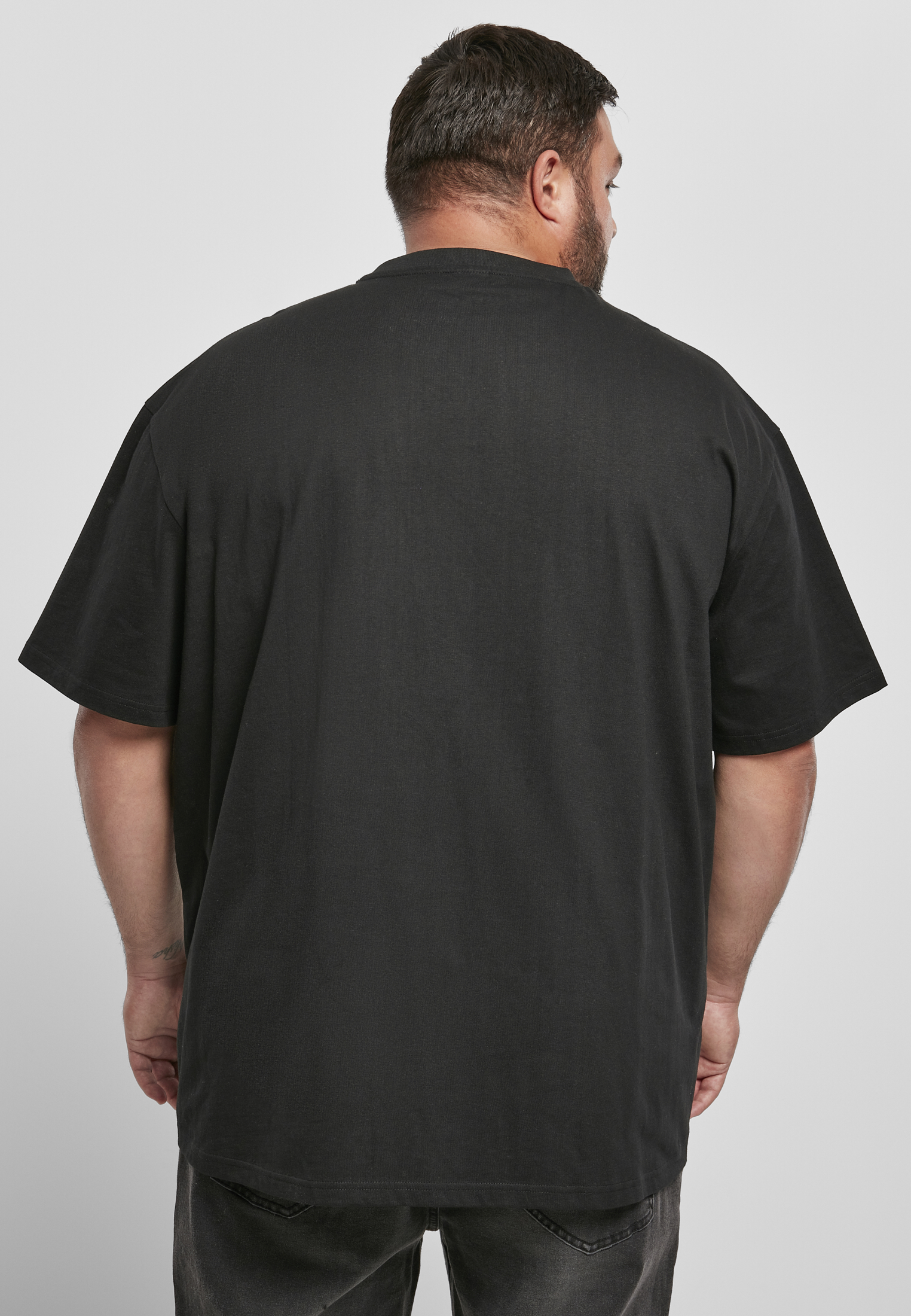 T-Shirts Oversized Big Pocket Tee in Farbe black