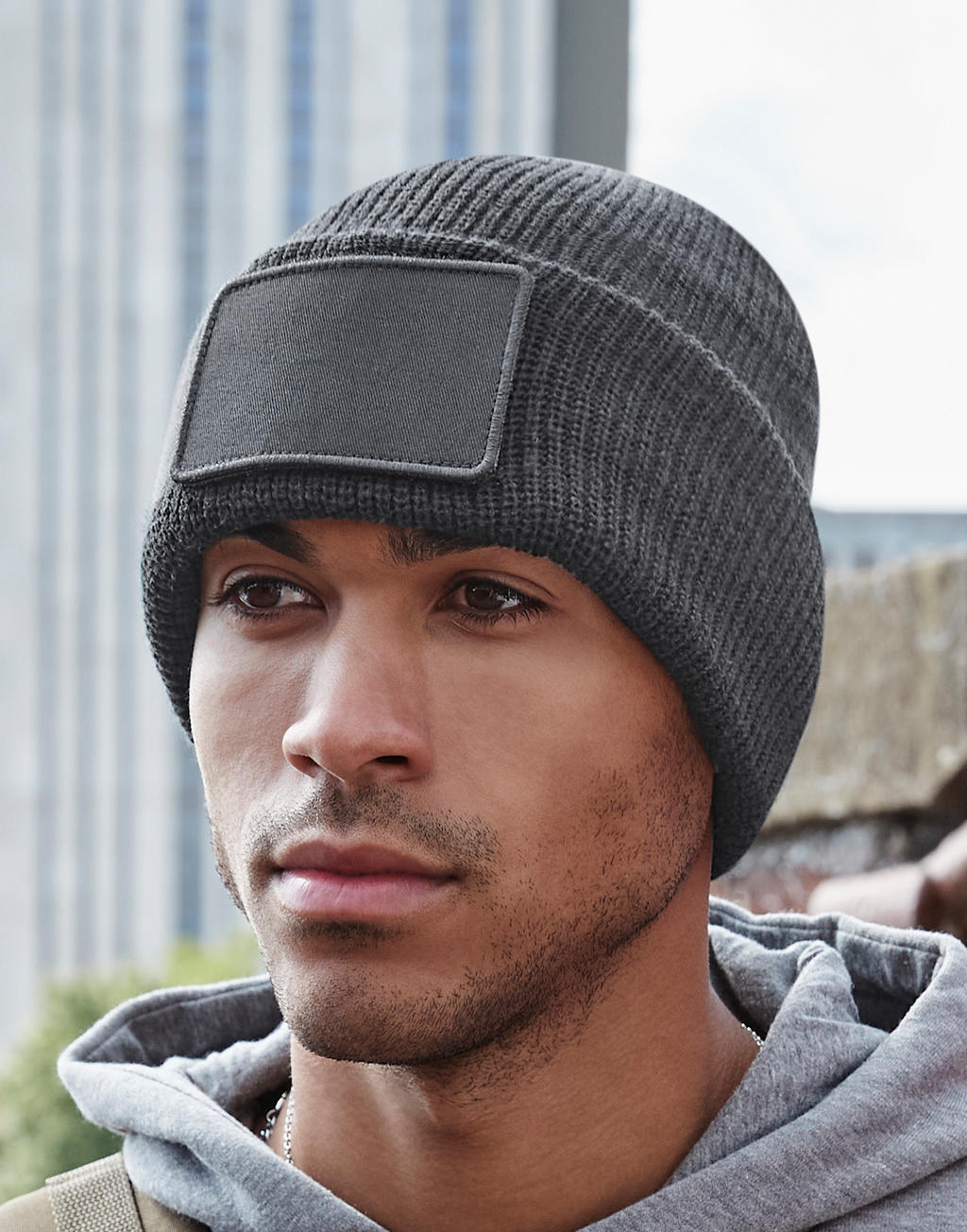  Removable Patch Thinsulate? Beanie in Farbe Black