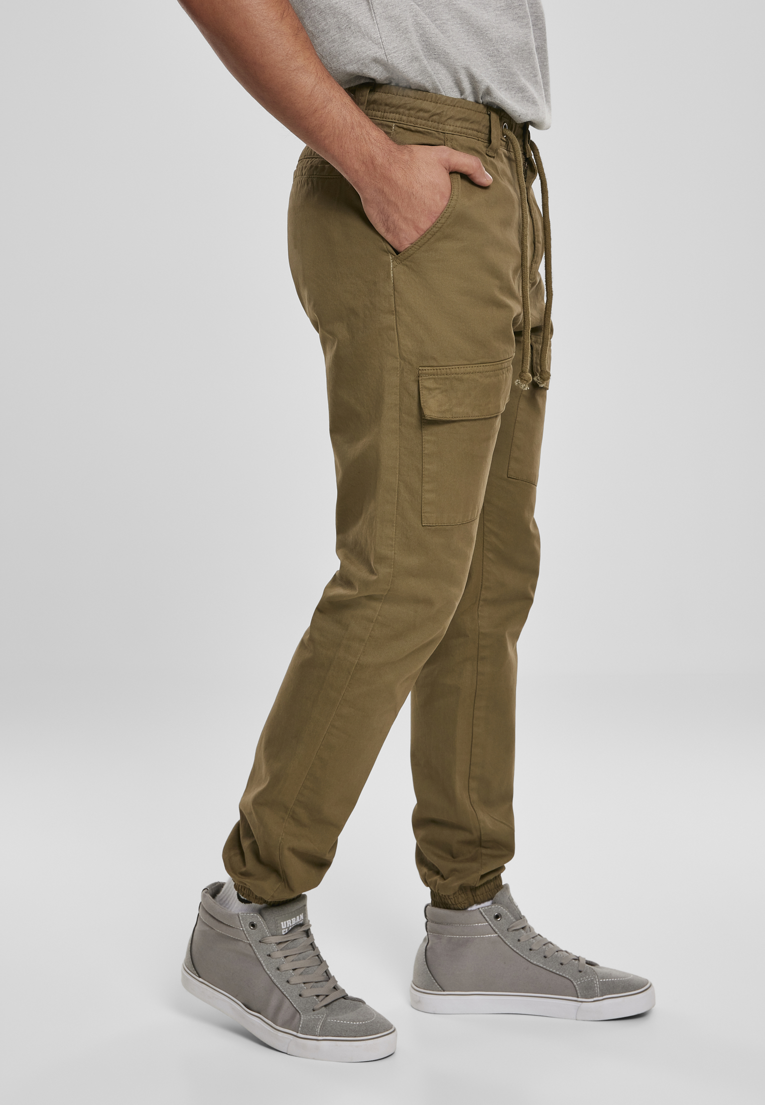 Cargo Hosen & Shorts Front Pocket Cargo Jogging Pants in Farbe summerolive