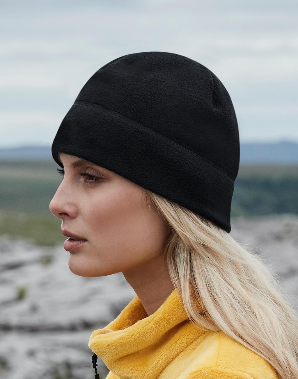  Recycled Fleece Pull-On Beanie in Farbe Black